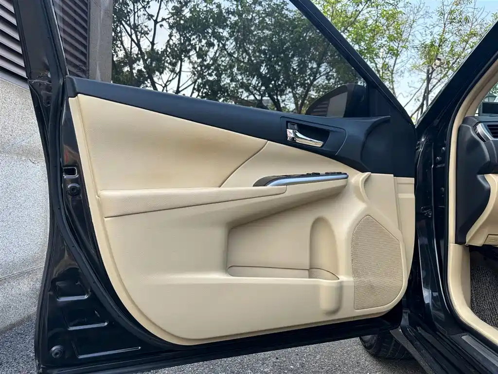 TOYOTA CAMRY 2016