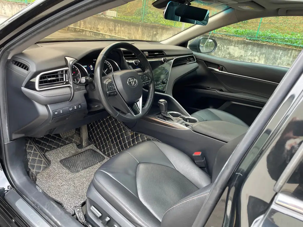 TOYOTA CAMRY 2020