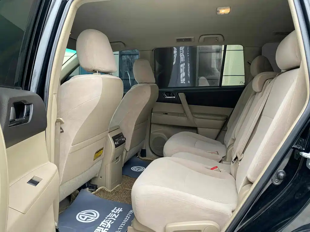 TOYOTA HIGHLANDER 2011