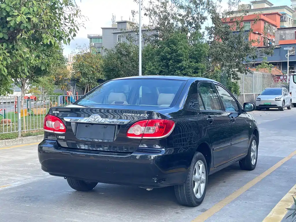 TOYOTA COROLLA 2011