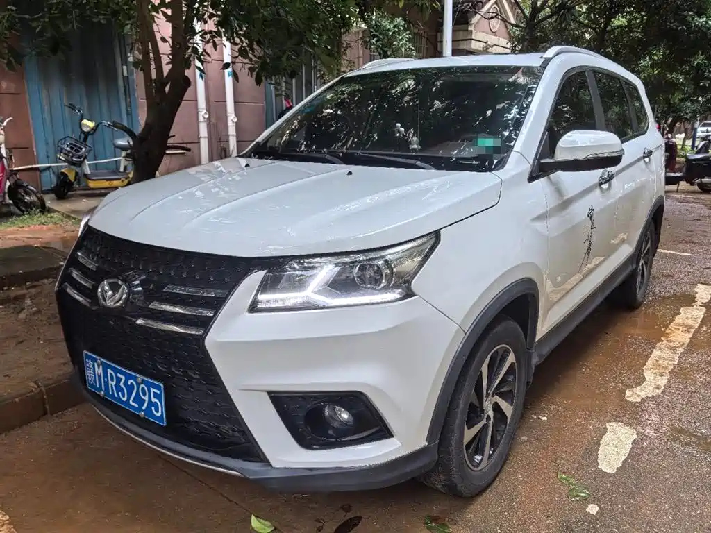 BAIC S7
