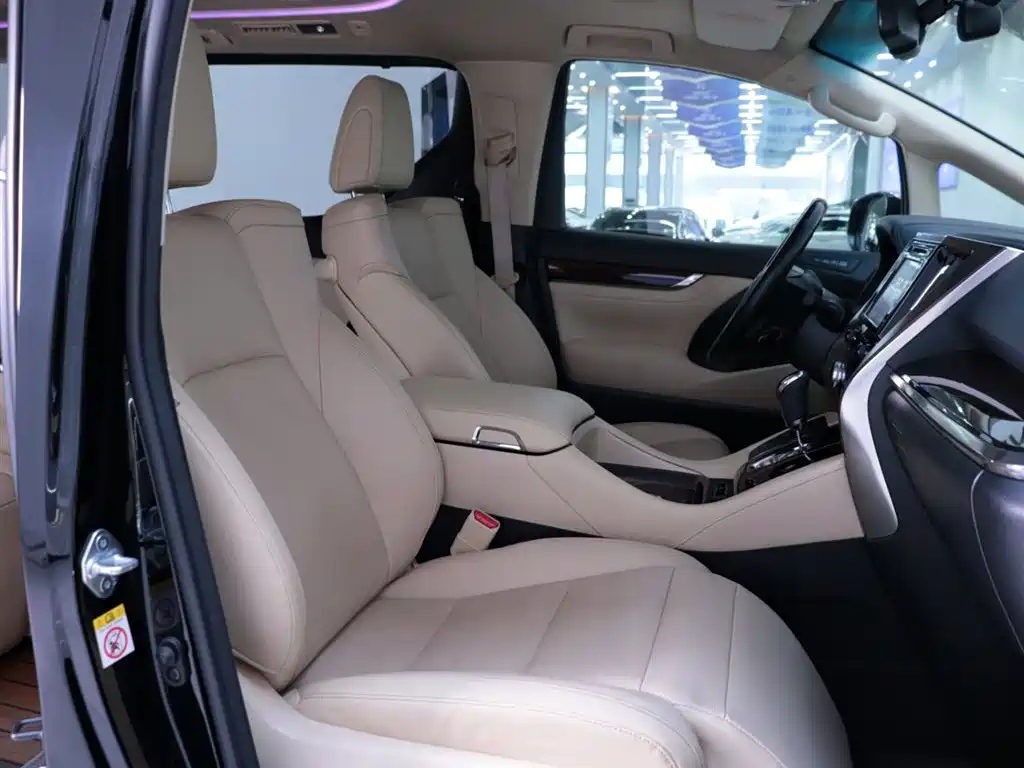 TOYOTA ALPHARD 2017