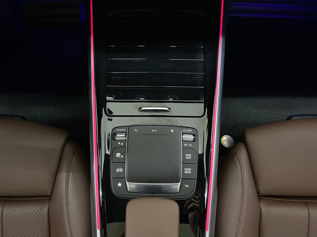 MERCEDES BENZ GLB 2023
