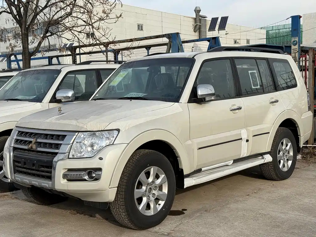 MITSUBISHI PAJERO IMPORT 2020