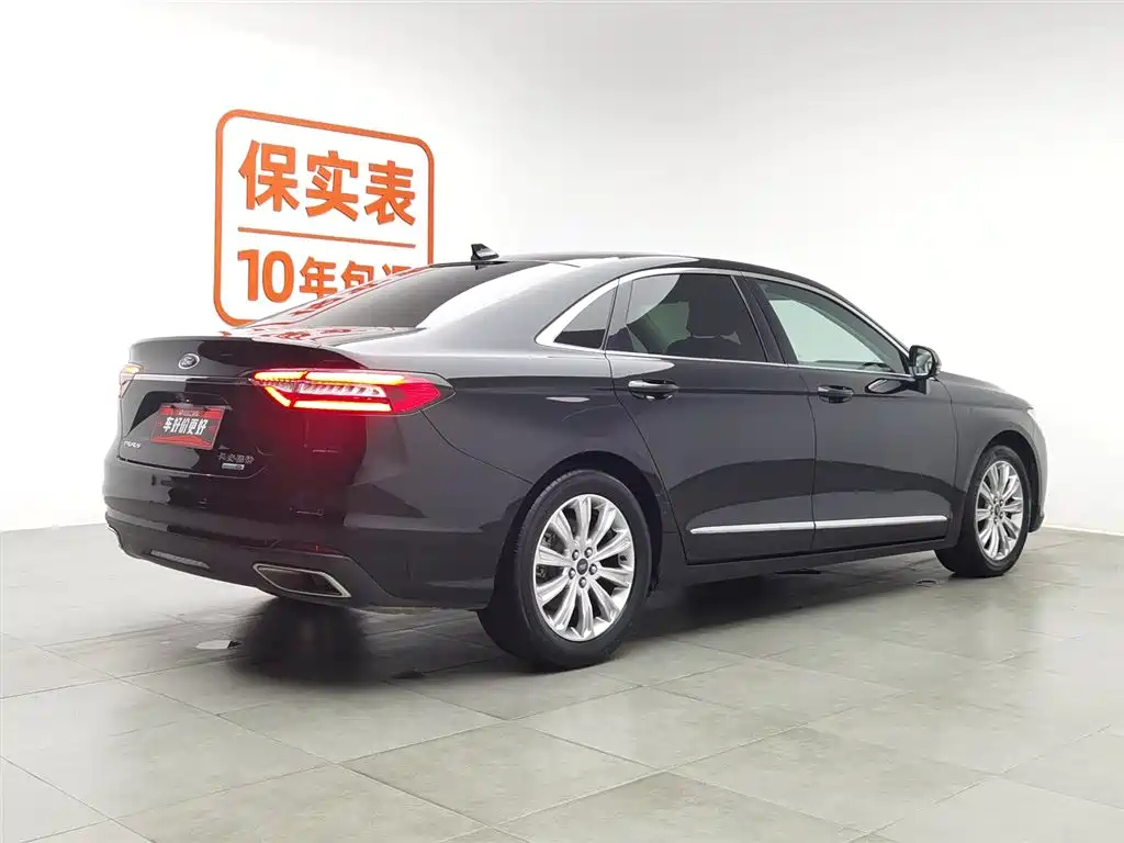 FORD TAURUS 2019