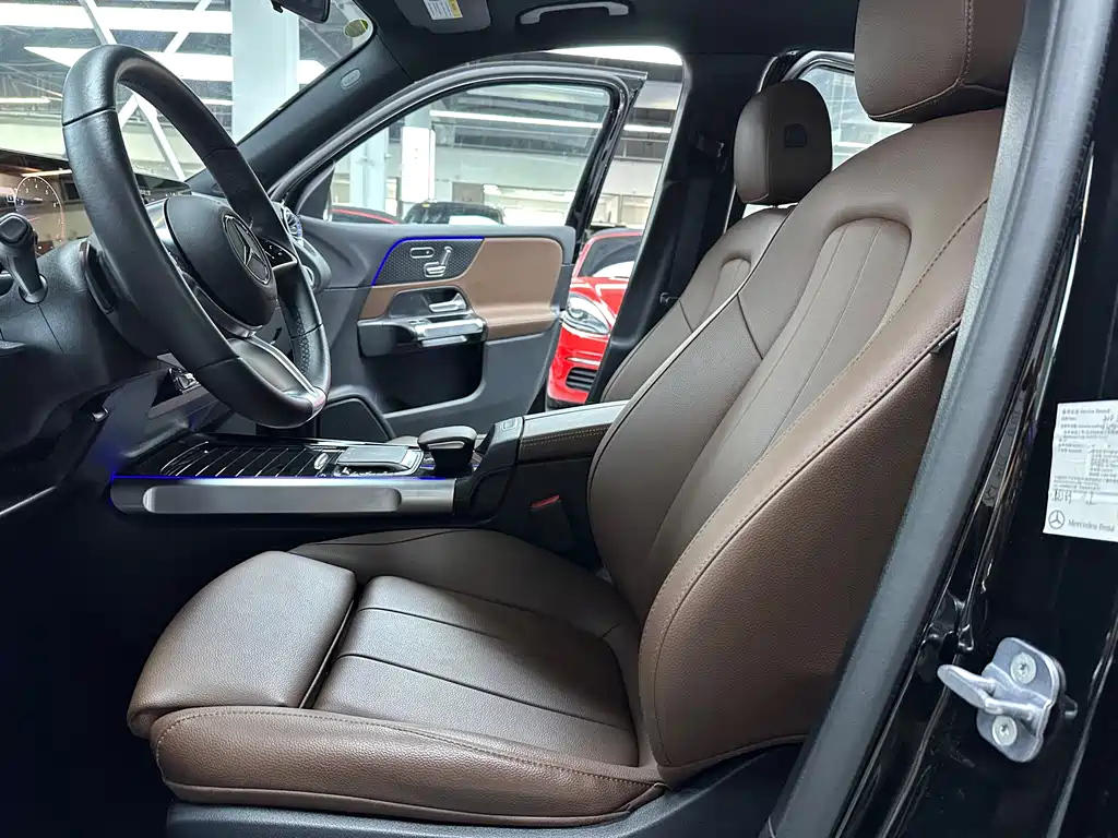 MERCEDES BENZ GLB 2024