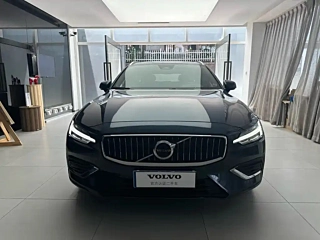 VOLVO V60  2024
