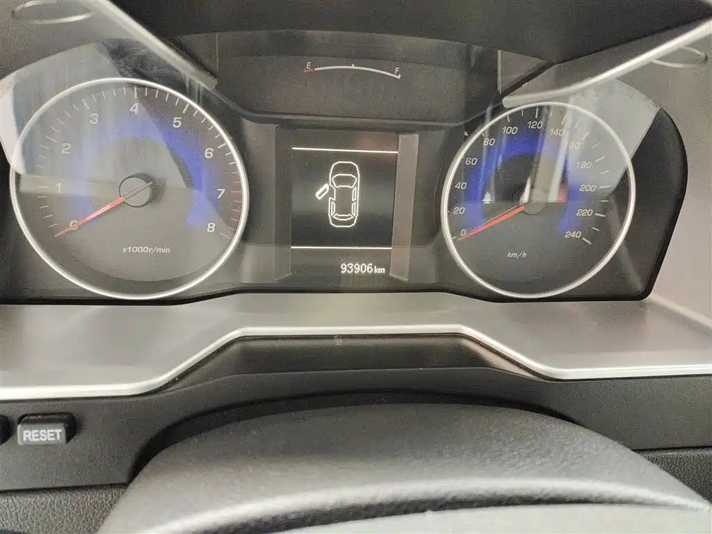 GEELY AUTO EMGRAND 2014