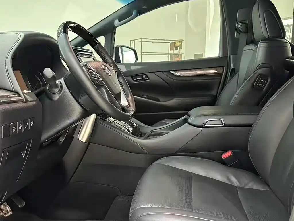 TOYOTA ALPHARD 2018