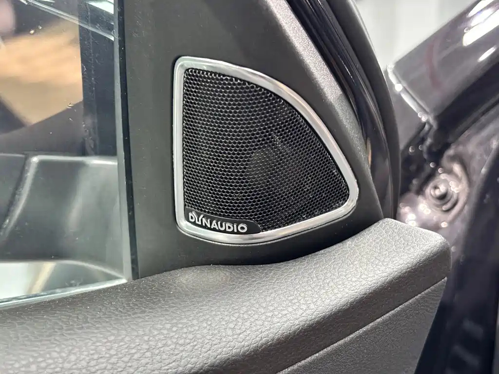 VOLKSWAGEN MAGOTAN 2013