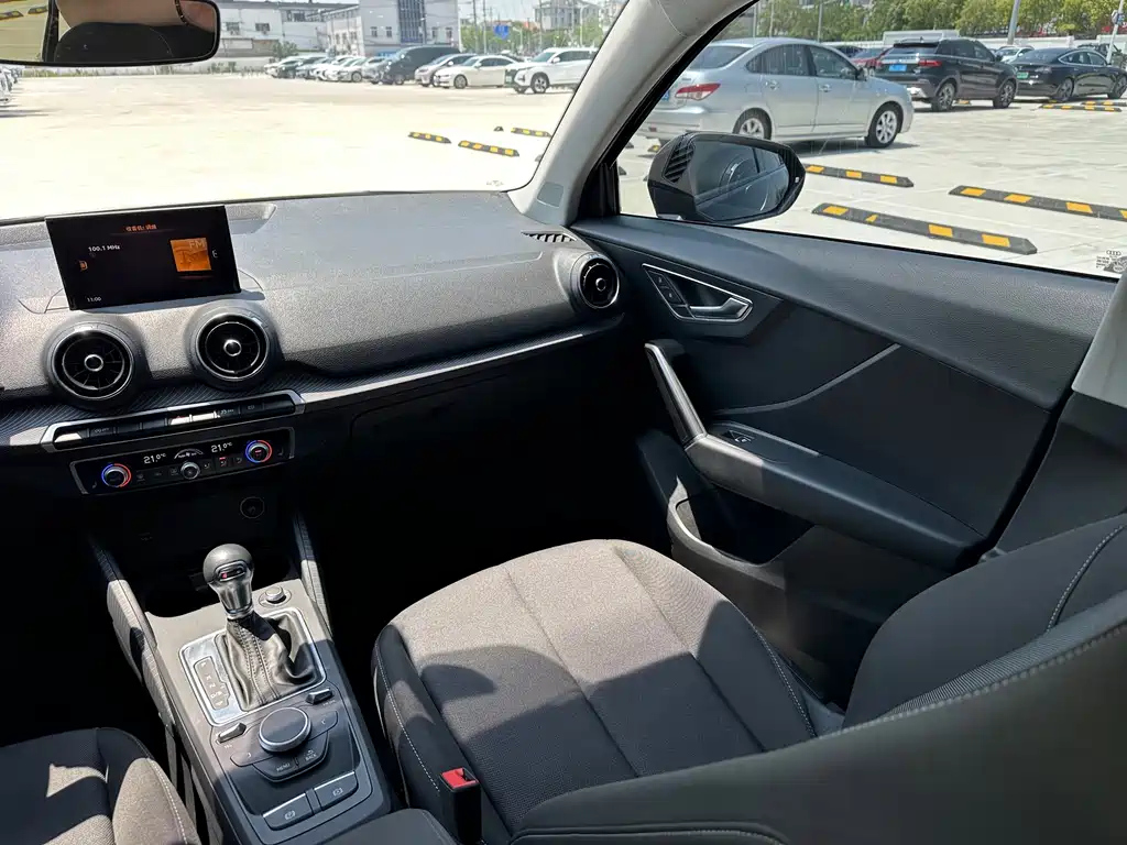 AUDI Q2L 2018