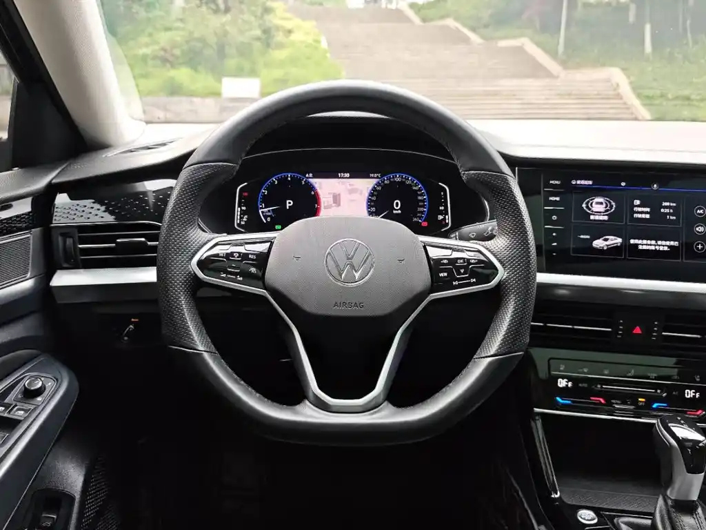 VOLKSWAGEN PASSAT 2022