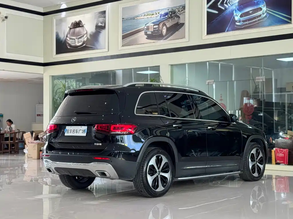 MERCEDES BENZ GLB 2023