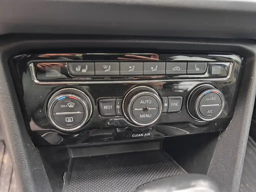 VOLKSWAGEN TIGUAN L 2017