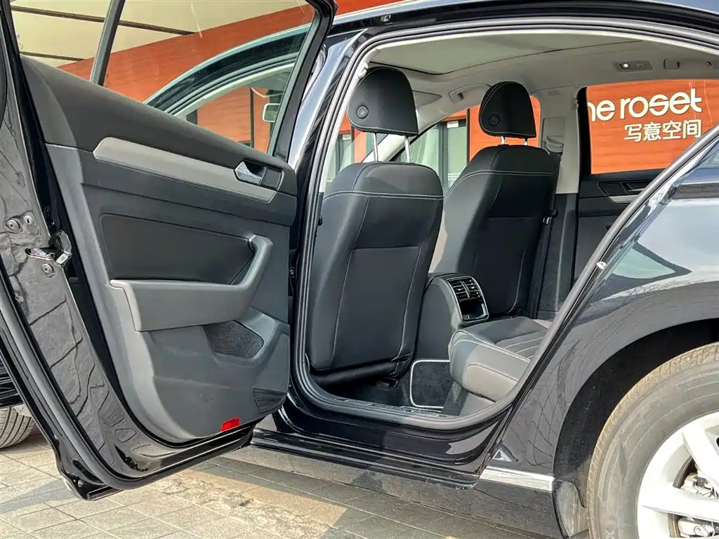 VOLKSWAGEN MAGOTAN 2024