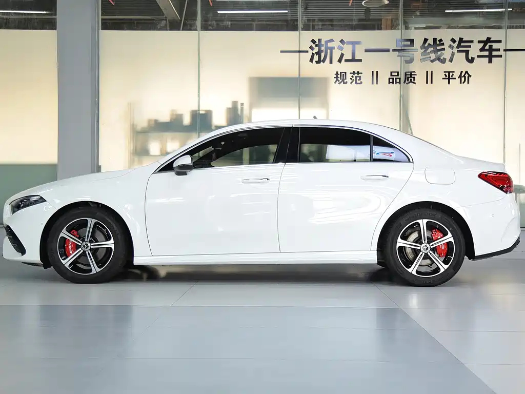 MERCEDES BENZ A-CLASS 2024