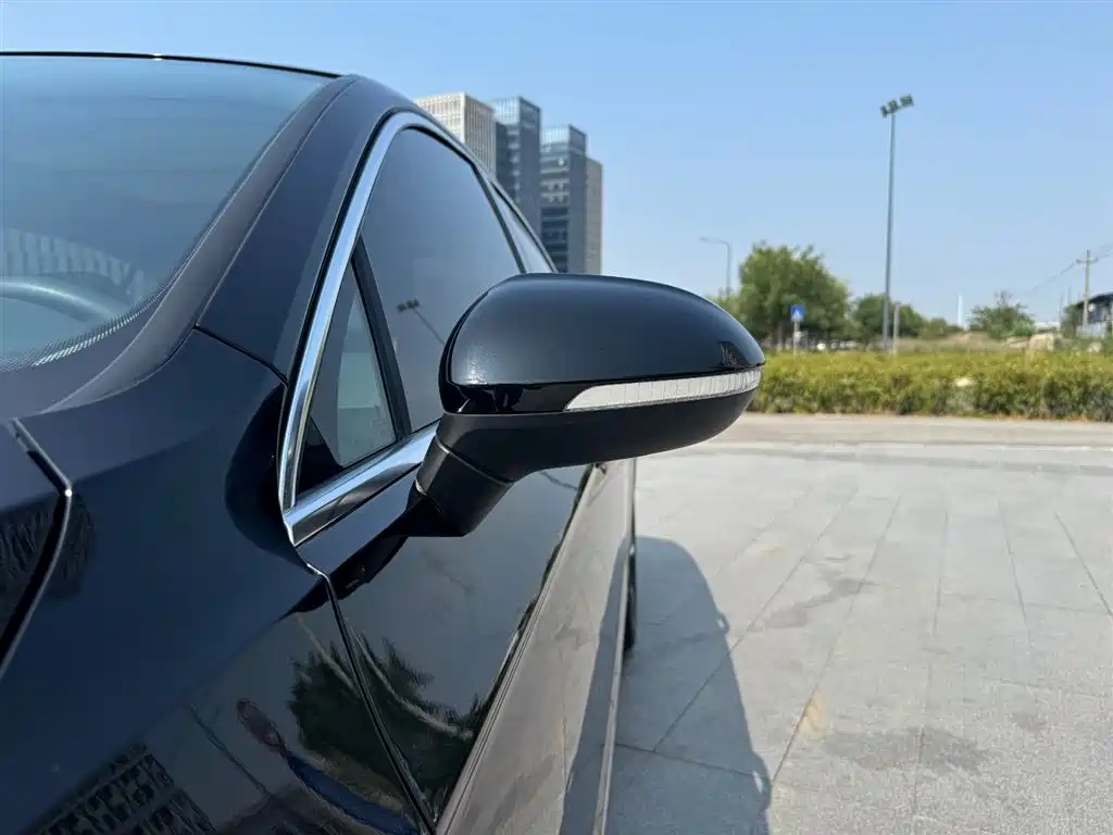 VOLKSWAGEN MAGOTAN 2023