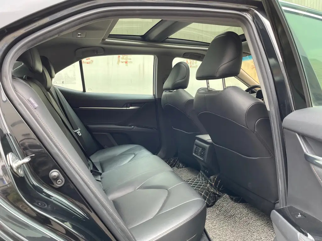 TOYOTA CAMRY 2020
