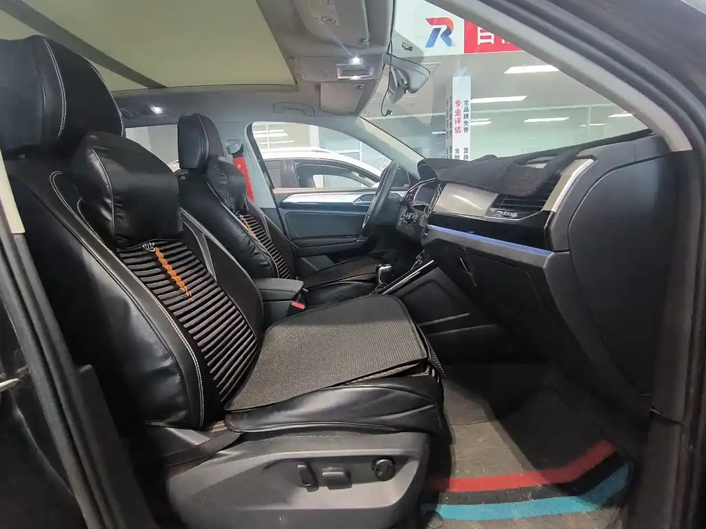 VOLKSWAGEN TAYRON 2021