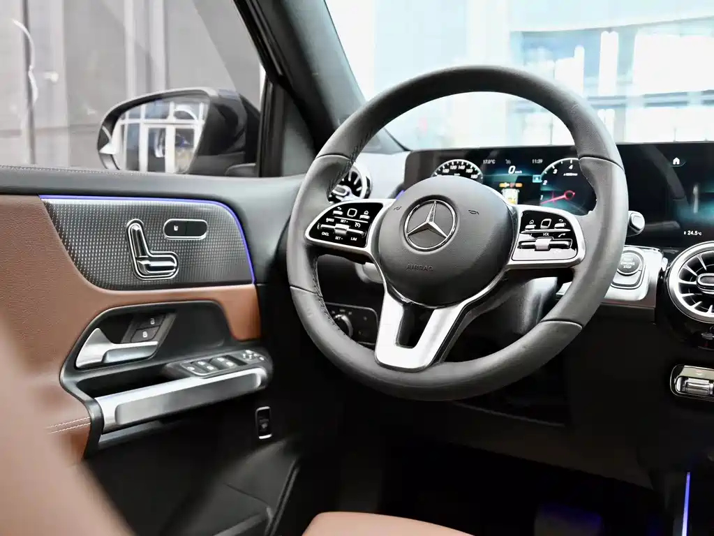 MERCEDES BENZ GLB 2022