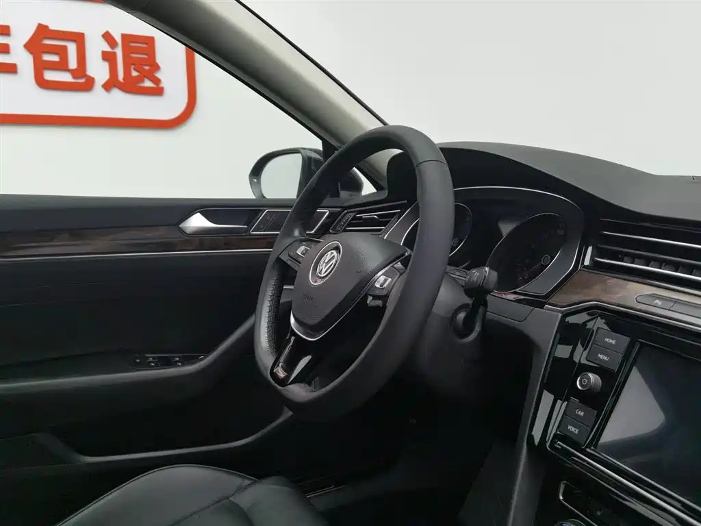 VOLKSWAGEN MAGOTAN 2019