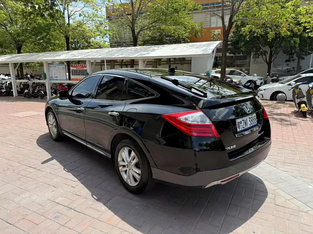 HONDA CROSSTOUR 2016