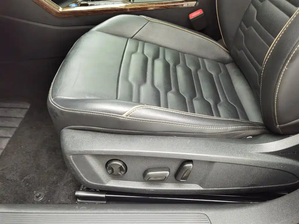 VOLKSWAGEN PASSAT 2019