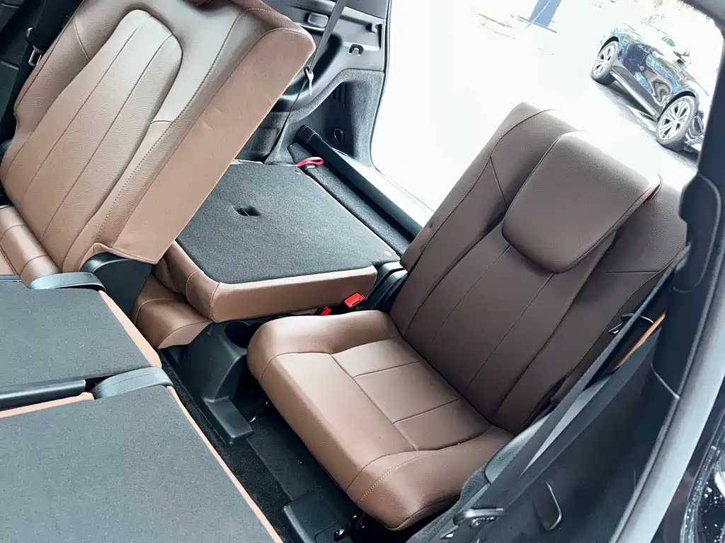 MERCEDES BENZ GLB 2024