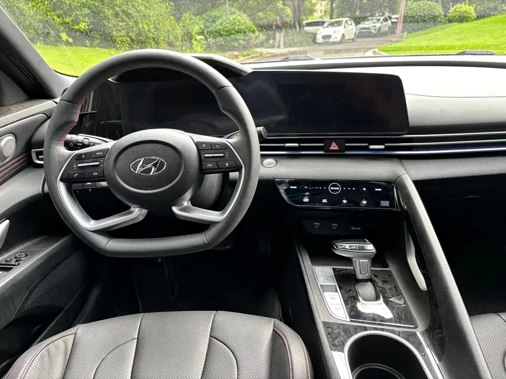 HYUNDAI ELANTRA 2022