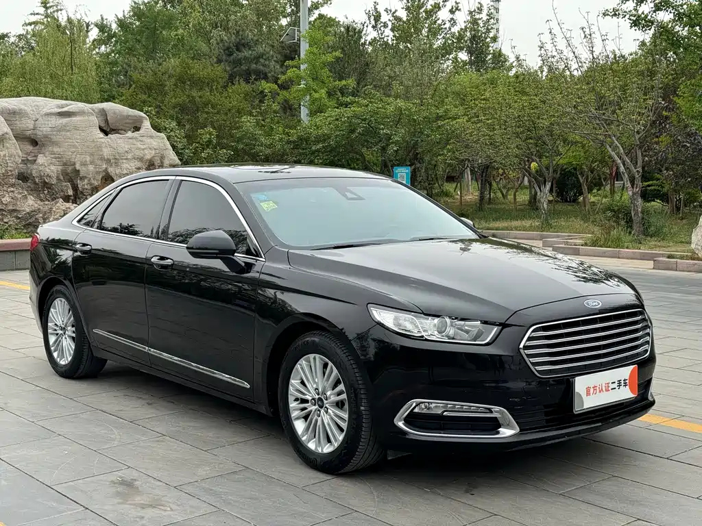 FORD TAURUS 2015