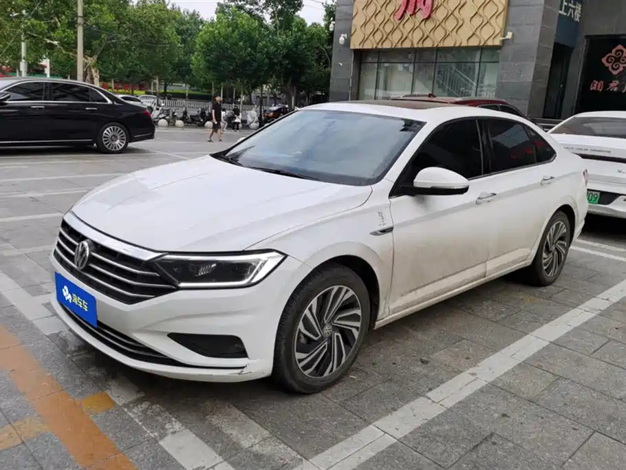 VOLKSWAGEN SAGITAR 2022
