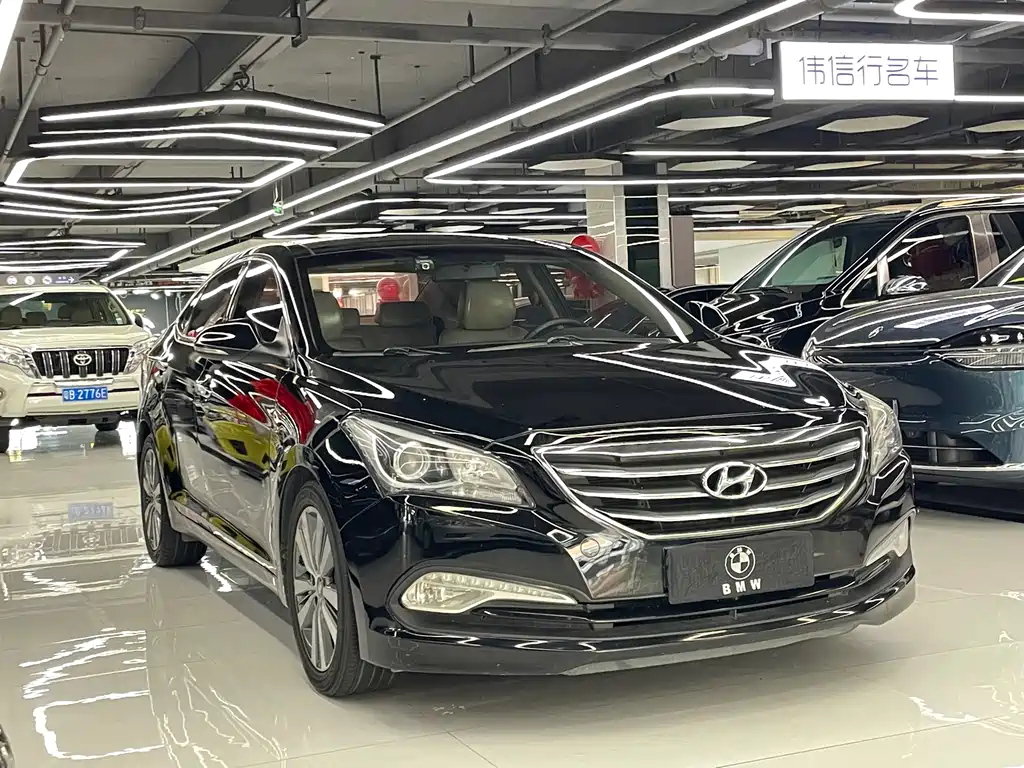HYUNDAI MISTRA 2014