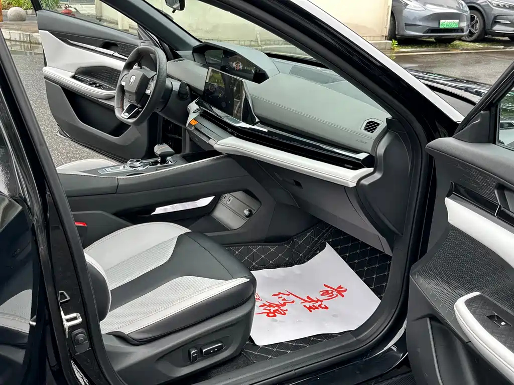 CHANGAN UNI-V SMART IDD 2024