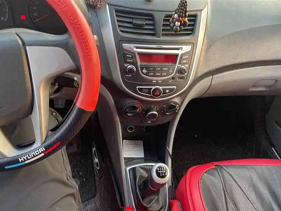 HYUNDAI RENA 2010