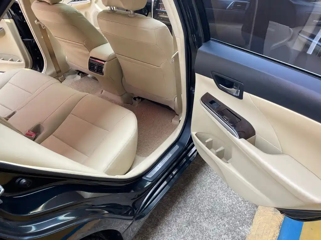TOYOTA CAMRY 2015