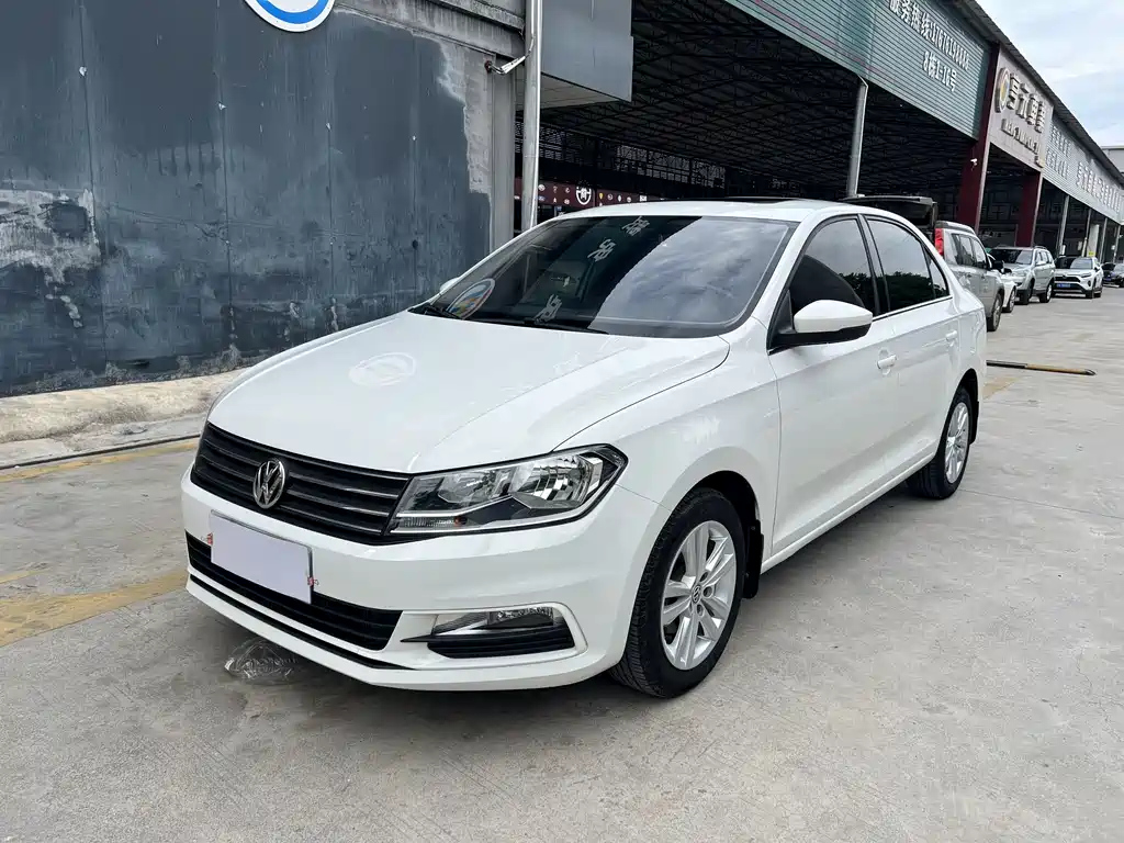 VOLKSWAGEN SANTANA 2016