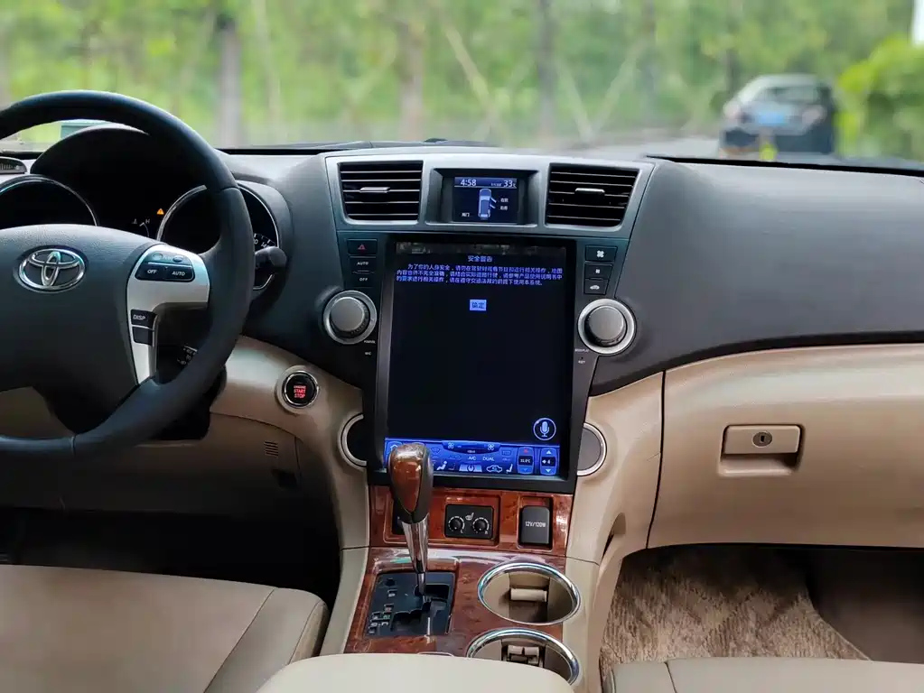 TOYOTA HIGHLANDER 2014