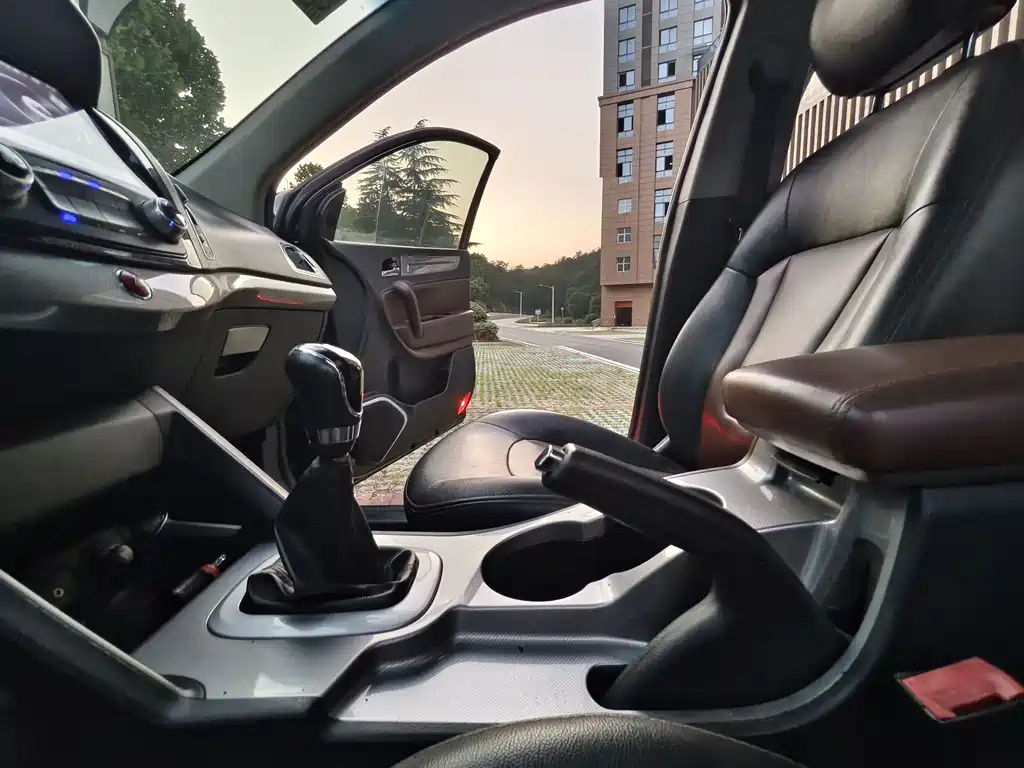 JAC REFINE S5 2015