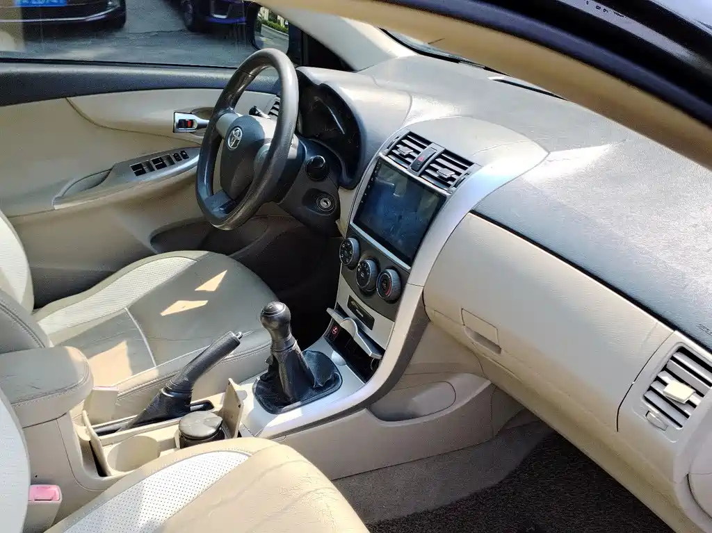 TOYOTA COROLLA 2013