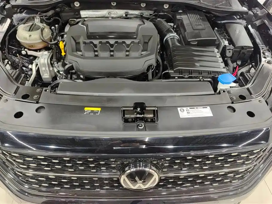 VOLKSWAGEN PASSAT 2024