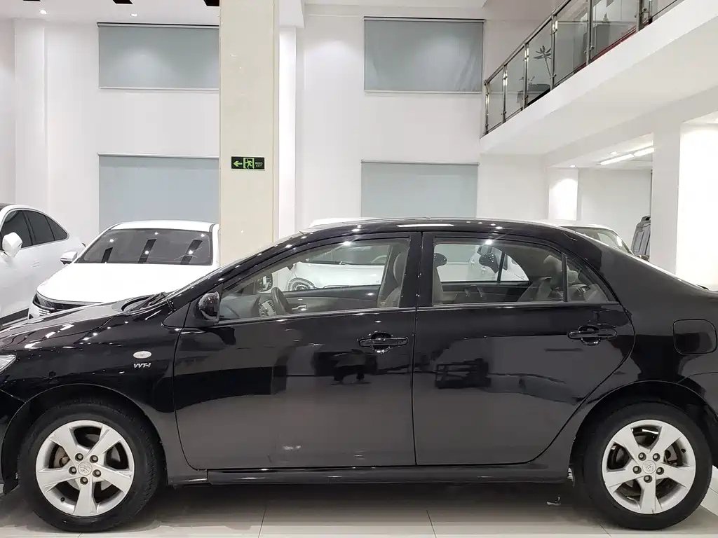 TOYOTA COROLLA 2013