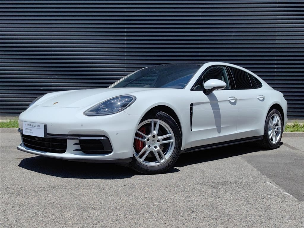 PORSCHE PANAMERA 2017