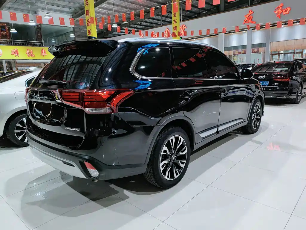MITSUBISHI OUTLANDER 2019