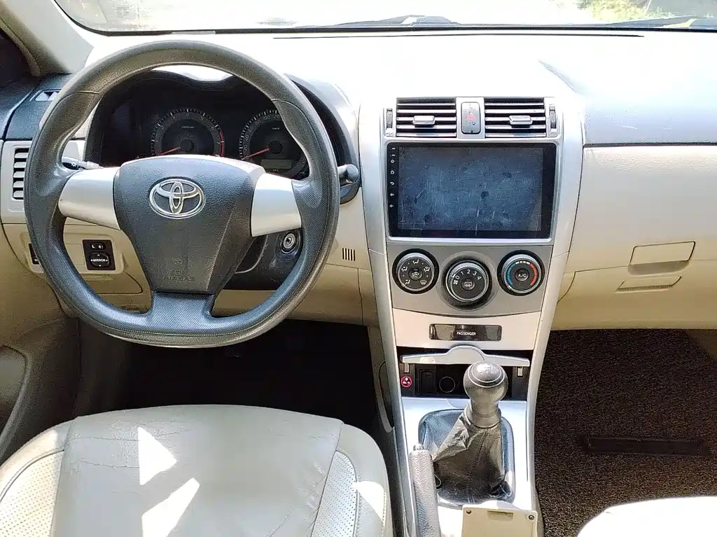TOYOTA COROLLA 2013