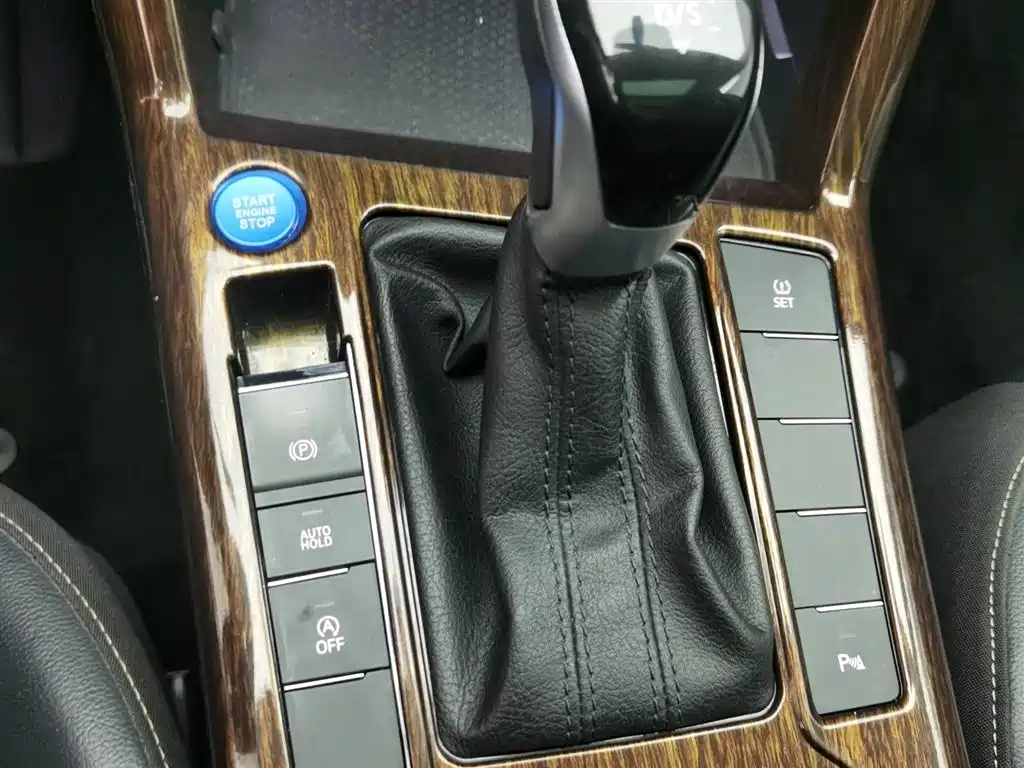 VOLKSWAGEN PASSAT 2019