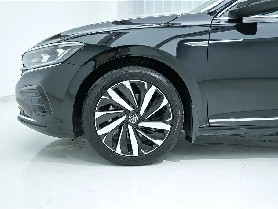 VOLKSWAGEN PASSAT 2022