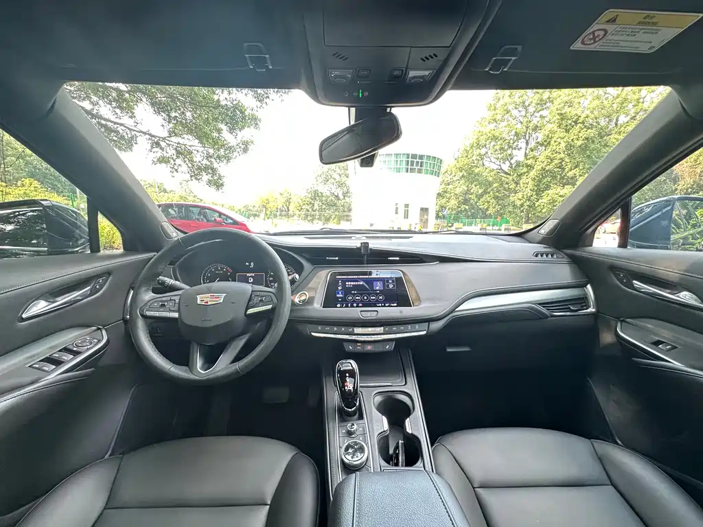 CADILLAC XT4 2021