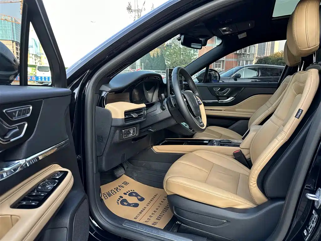 LINCOLN ADVENTURER 2021