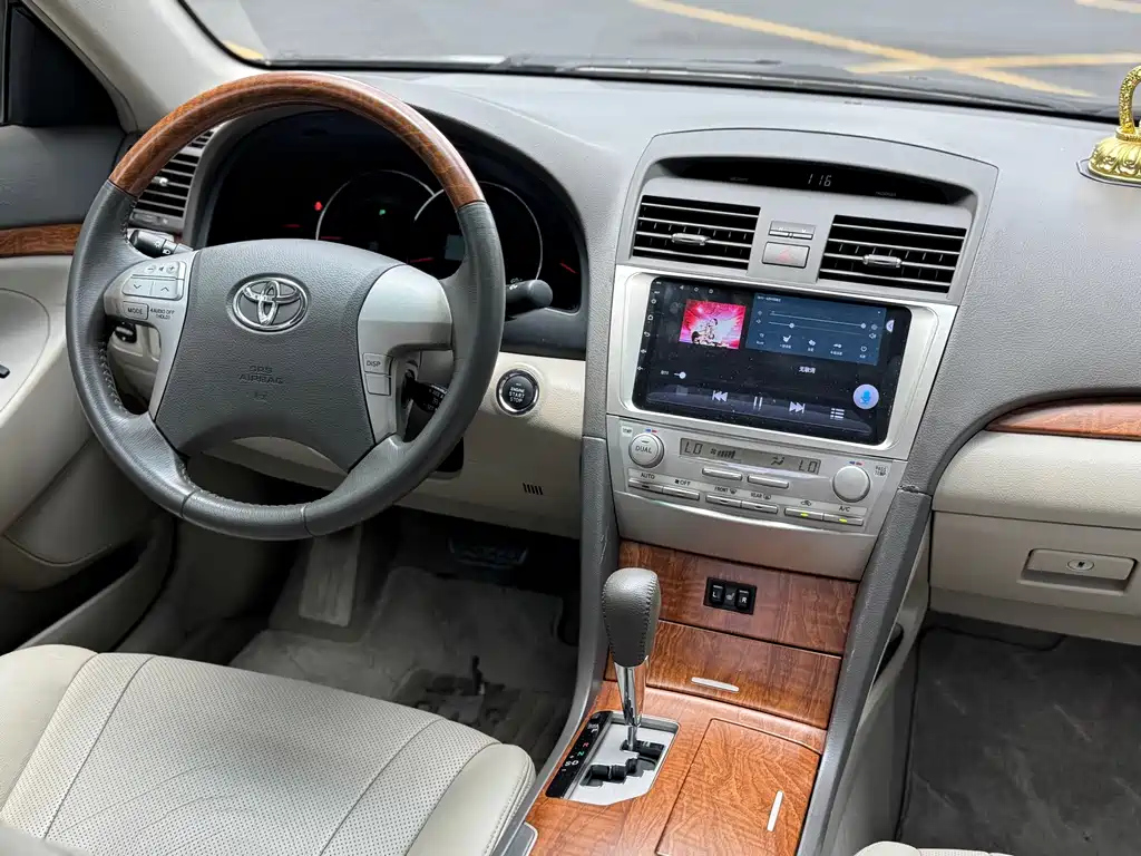 TOYOTA CAMRY 2011