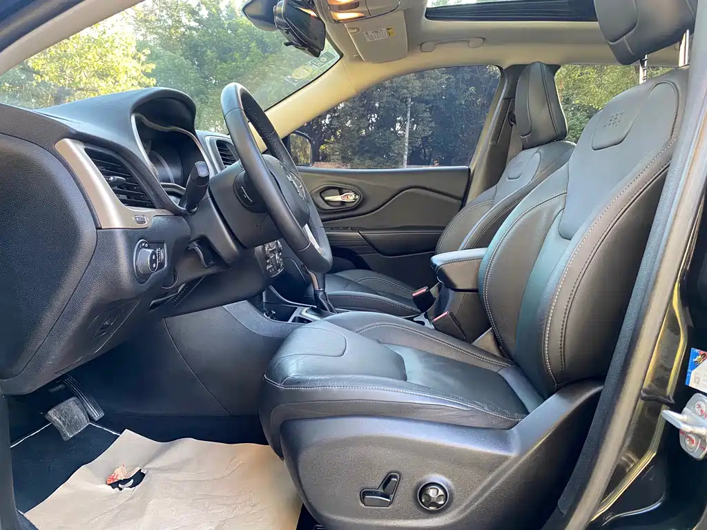 JEEP CHEROKEE 2018
